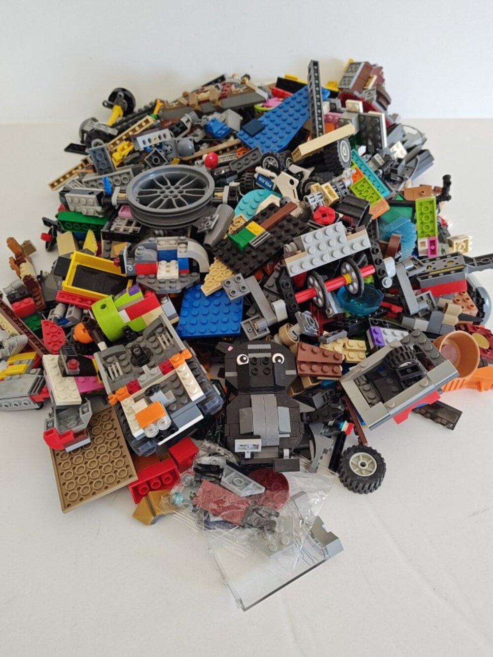 LEGO 5 lbs BULK LOT of bricks and pieces (b7)